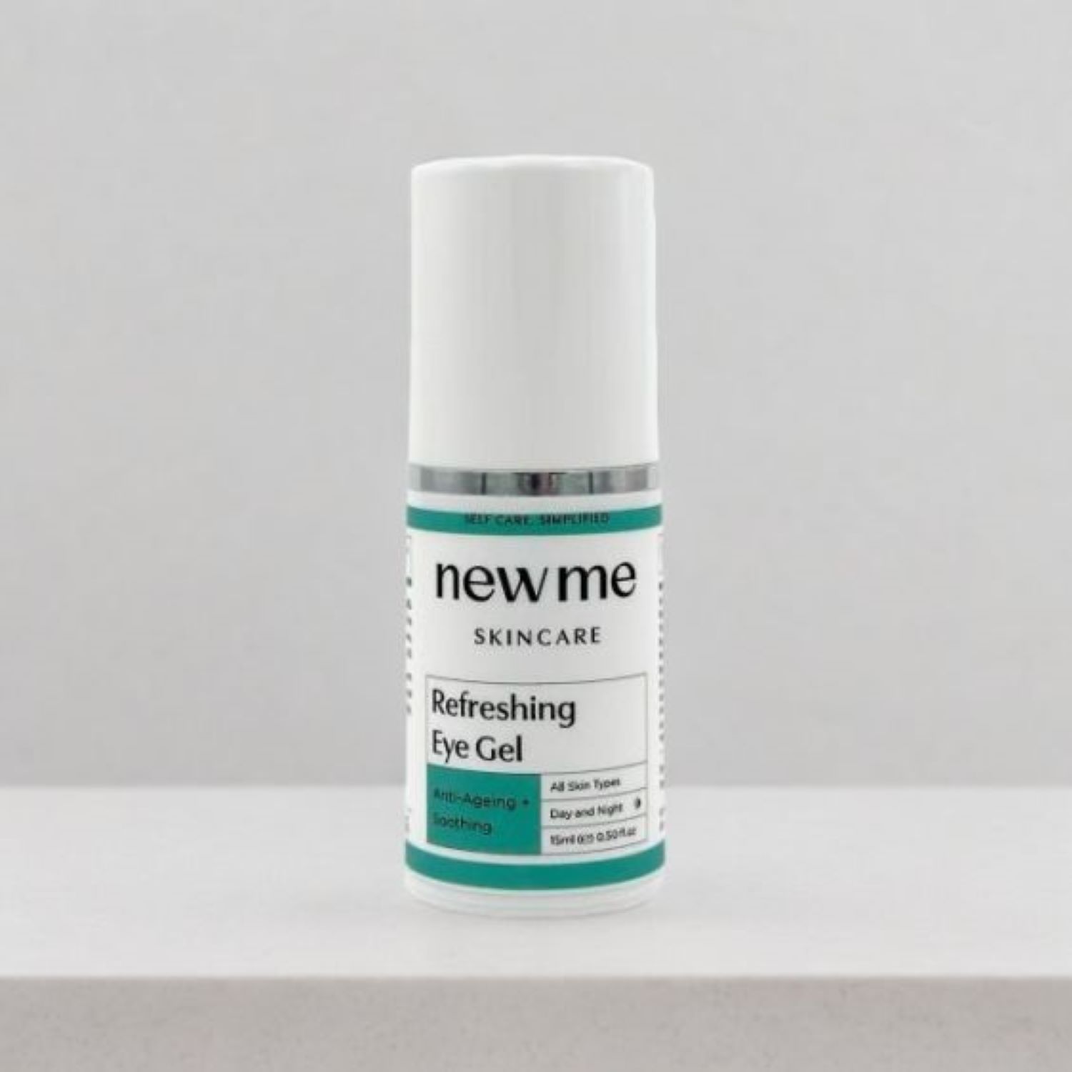 soothe and revitalise the sensitive eye area